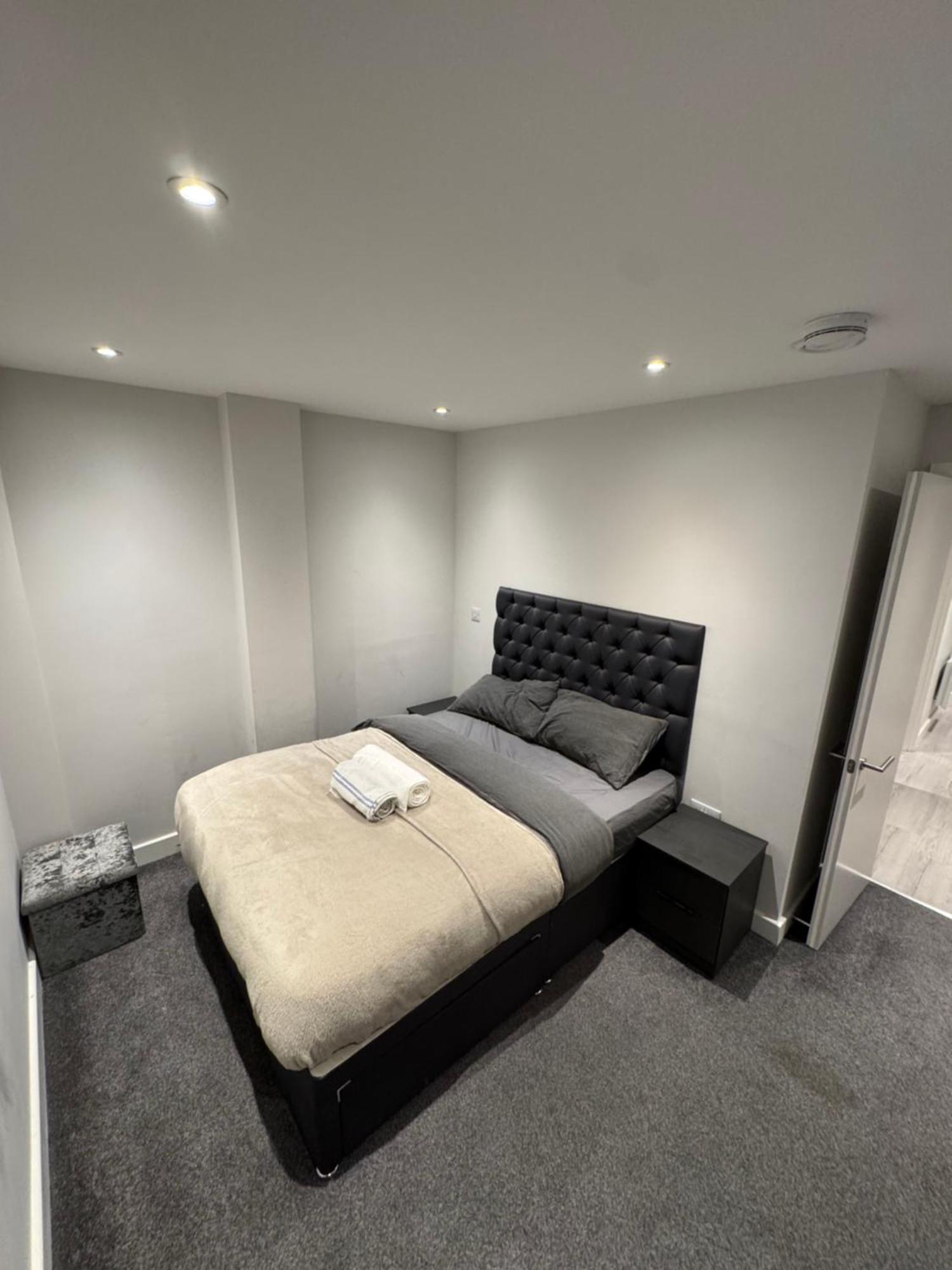 Regent Plaza Apartment Манчестър Екстериор снимка