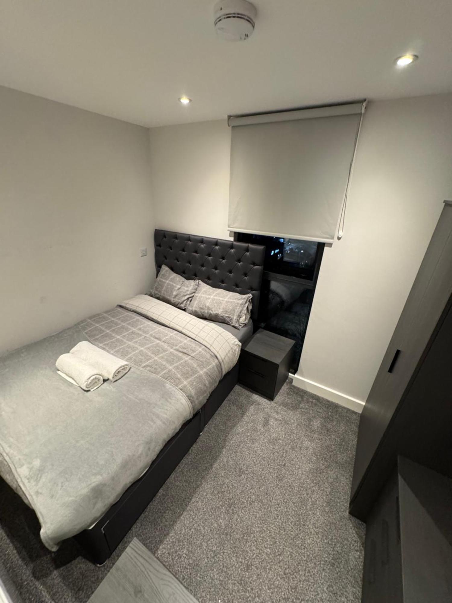 Regent Plaza Apartment Манчестър Екстериор снимка