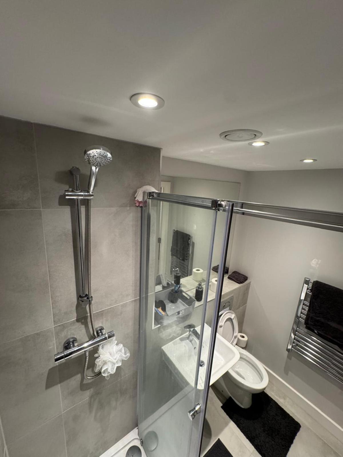 Regent Plaza Apartment Манчестър Екстериор снимка